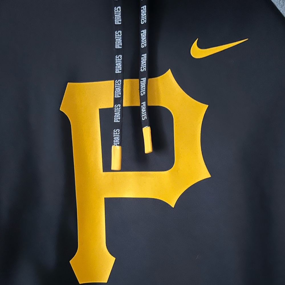 Pirates Nike sweatshirt